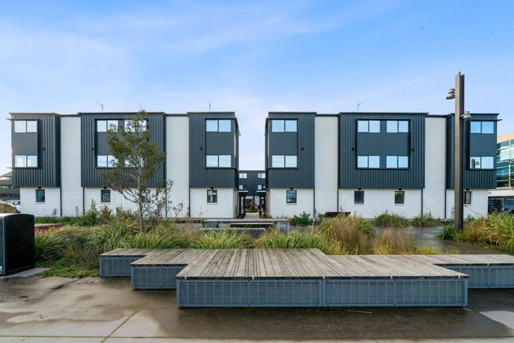 Chic City Centre Townhouse Christchurch Exterior photo
